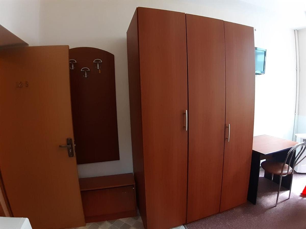 Old Town Friendly And Lovely Apartment Bukarest Exterior foto